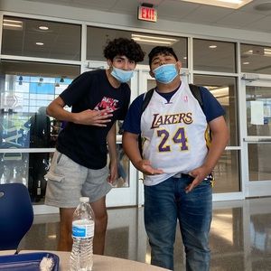 Meet your Posher, Emanuel